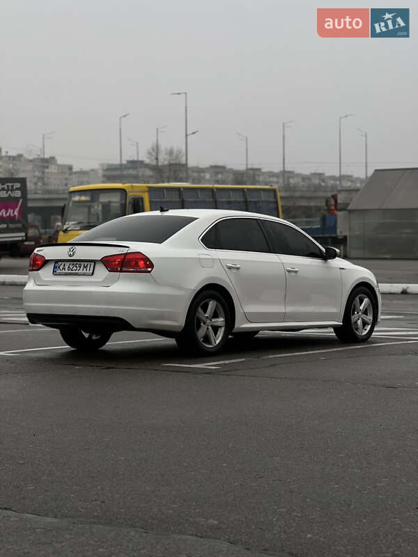 Седан Volkswagen Passat 2011 в Киеве