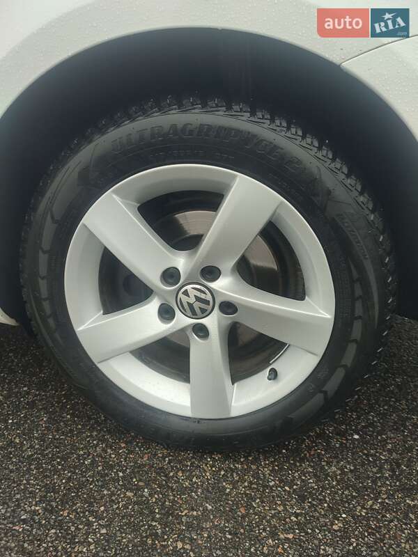 Седан Volkswagen Passat 2013 в Киеве фото 9 Седан Volkswagen Passat 2013 в Киеве