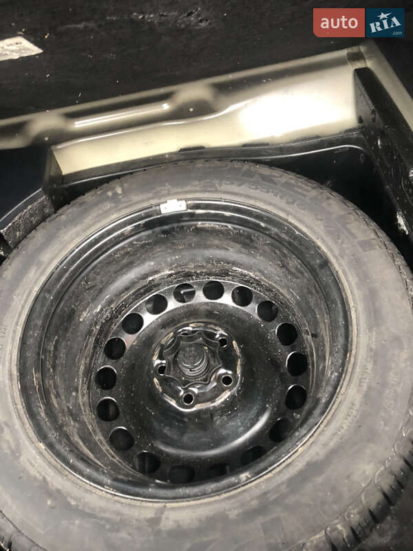 Седан Volkswagen Passat 2011 в Ужгороде