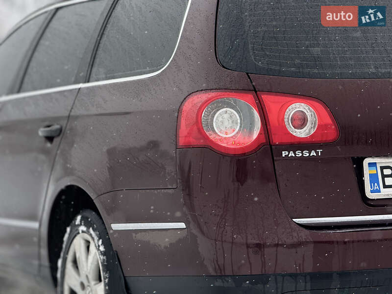 Универсал Volkswagen Passat 2010 в Стрые