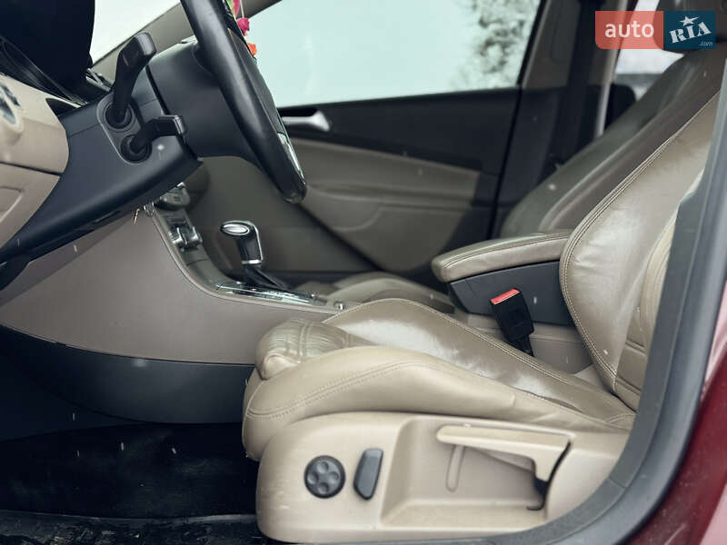 Универсал Volkswagen Passat 2010 в Стрые