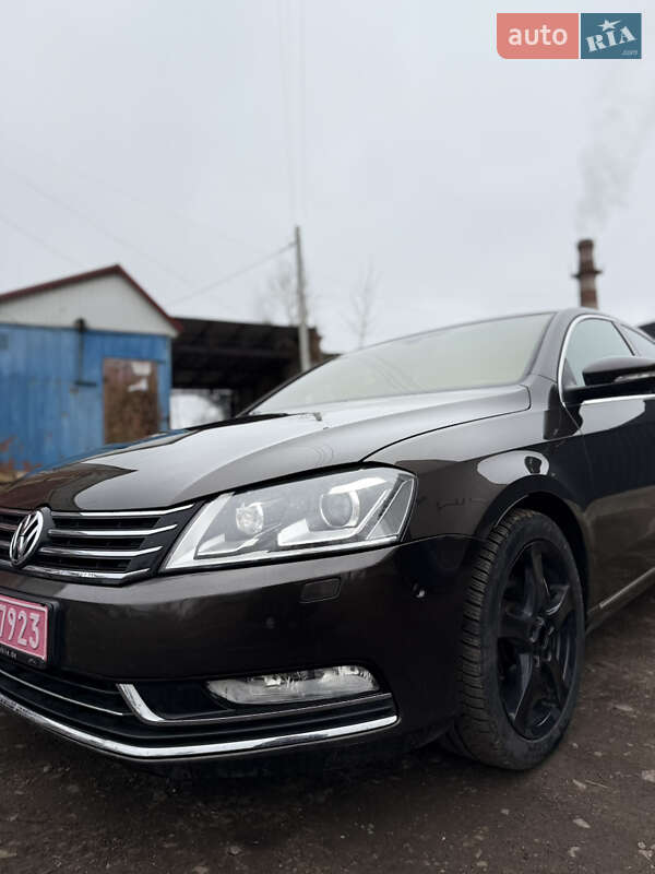 Седан Volkswagen Passat 2012 в Сумах
