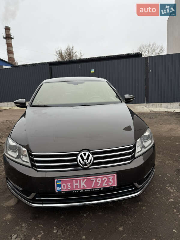 Седан Volkswagen Passat 2012 в Сумах