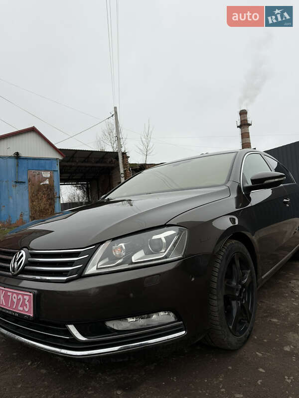 Седан Volkswagen Passat 2012 в Сумах