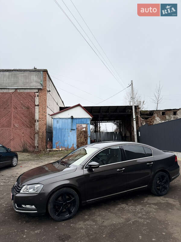 Седан Volkswagen Passat 2012 в Сумах