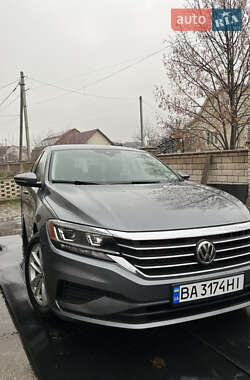 Седан Volkswagen Passat 2020 в Гайвороні