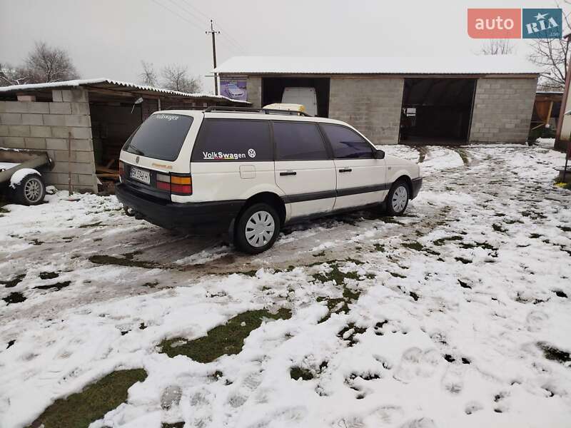 Універсал Volkswagen Passat 1990 в Дубні
