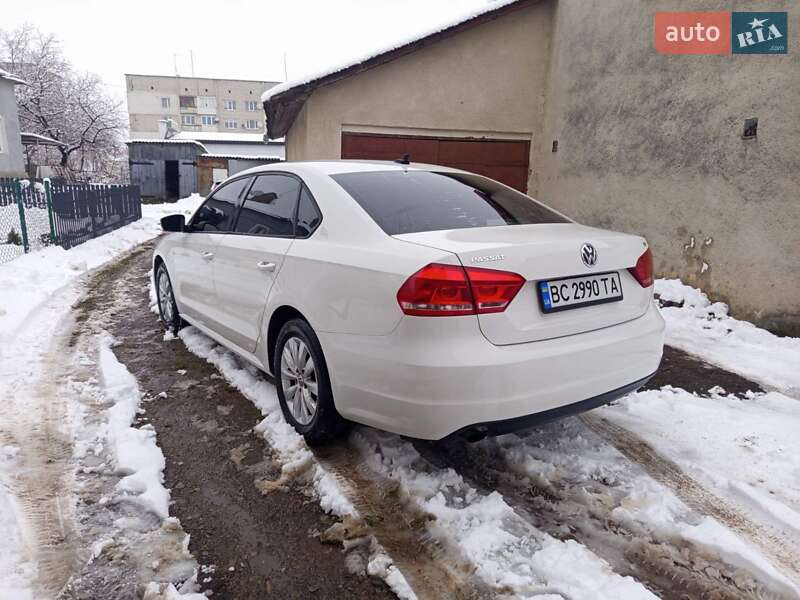 Седан Volkswagen Passat 2014 в Мостиській