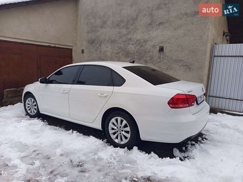 Седан Volkswagen Passat 2014 в Мостиській