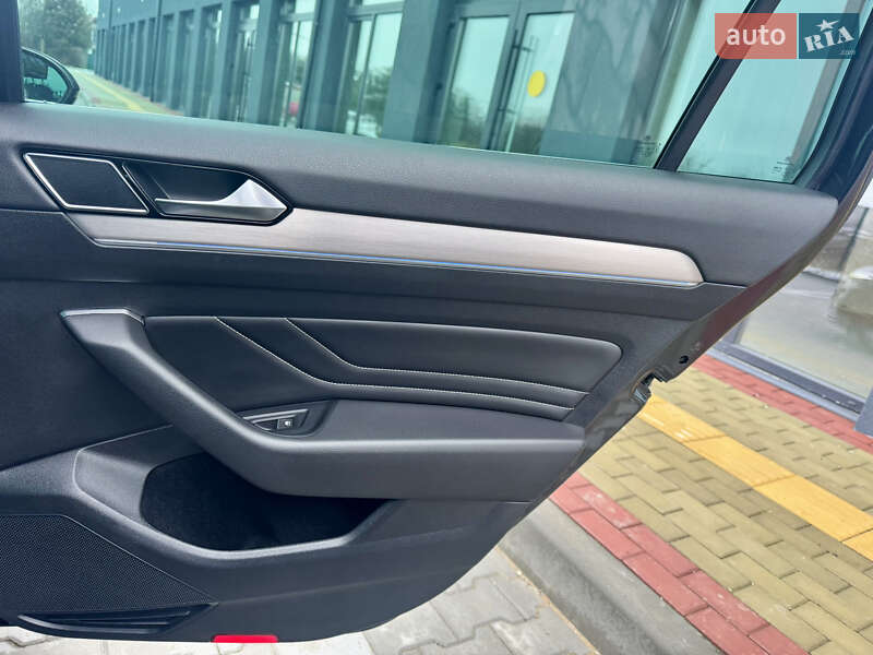 Универсал Volkswagen Passat 2020 в Луцке