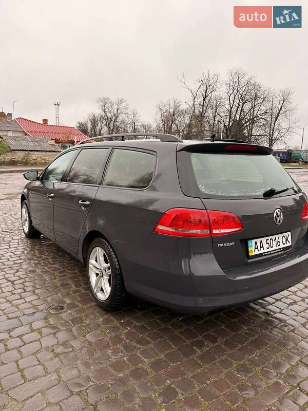 Универсал Volkswagen Passat 2011 в Киеве