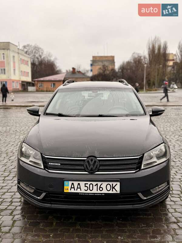 Универсал Volkswagen Passat 2011 в Киеве