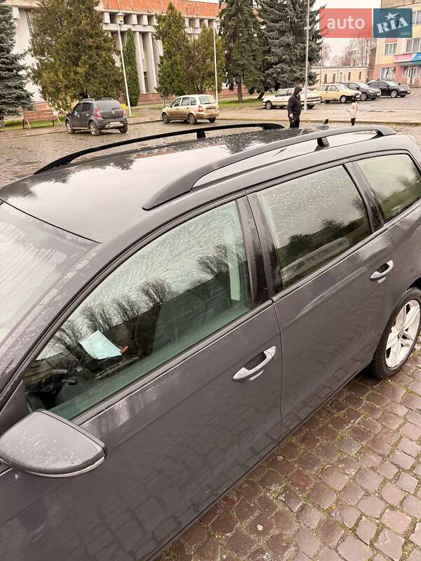 Универсал Volkswagen Passat 2011 в Киеве