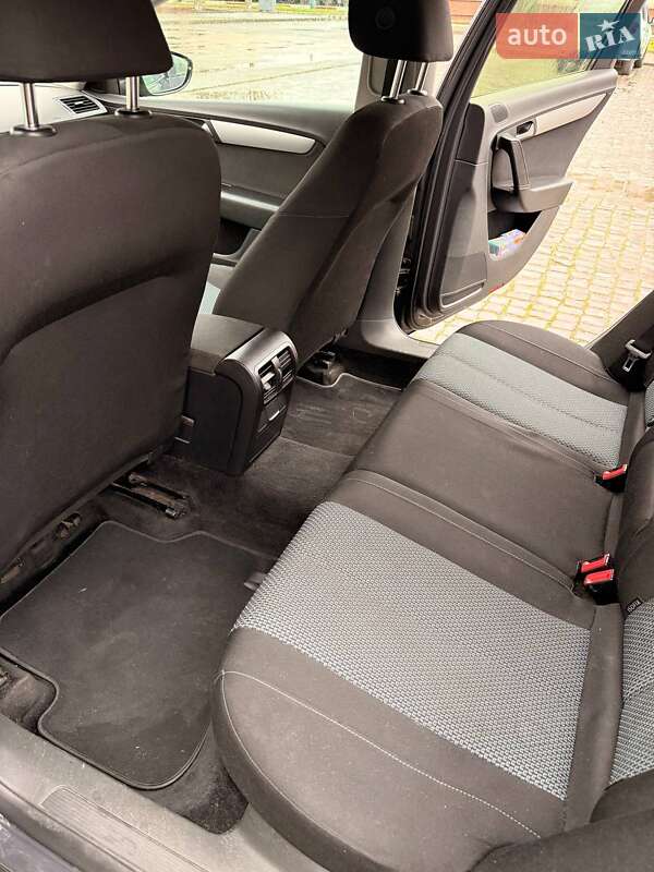 Универсал Volkswagen Passat 2011 в Киеве