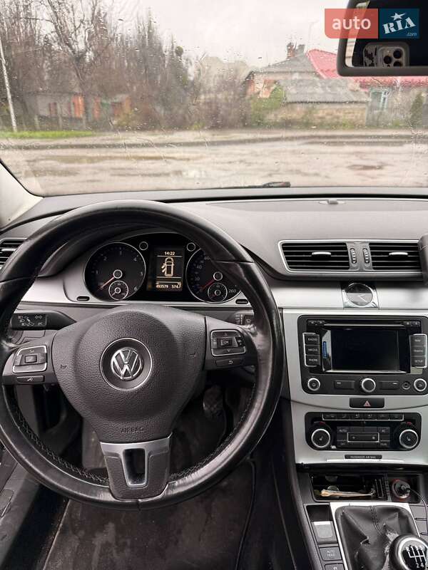 Универсал Volkswagen Passat 2011 в Киеве