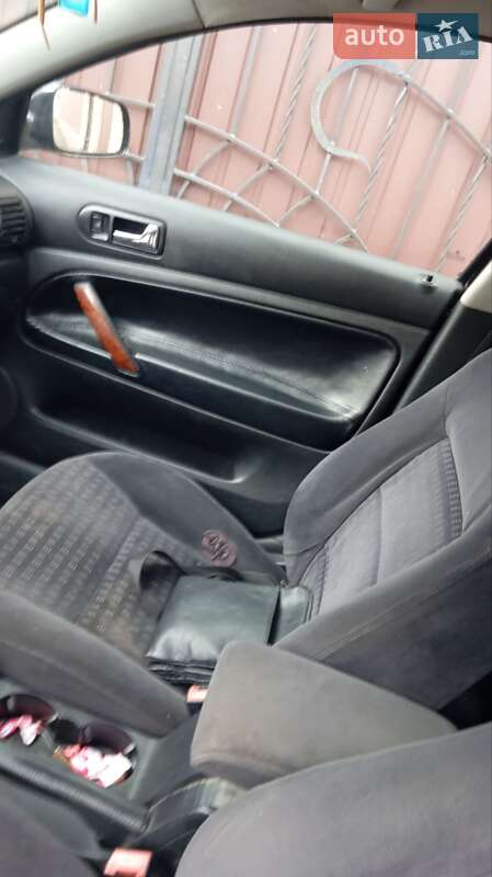 Седан Volkswagen Passat 2003 в Виннице