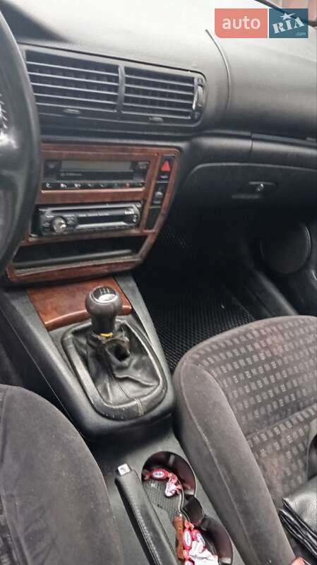 Седан Volkswagen Passat 2003 в Виннице