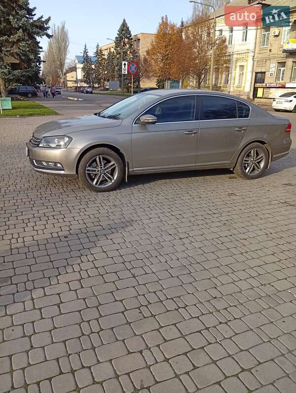 Седан Volkswagen Passat 2012 в Запорожье