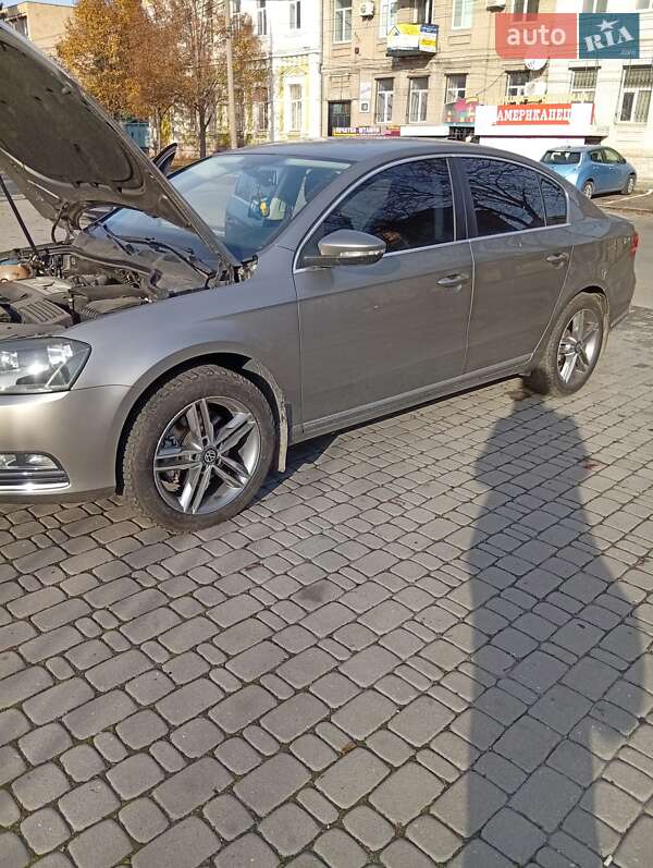 Седан Volkswagen Passat 2012 в Запорожье