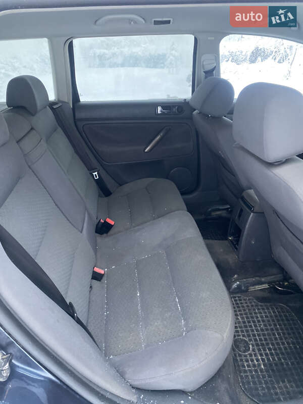 Универсал Volkswagen Passat 2004 в Львове