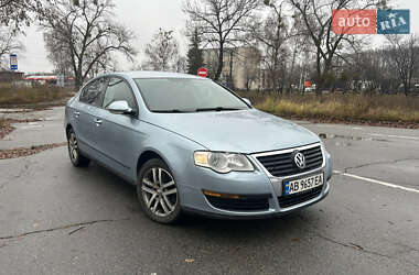 Седан Volkswagen Passat 2005 в Коростене