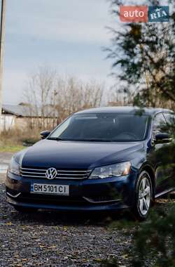 Седан Volkswagen Passat 2013 в Ромнах