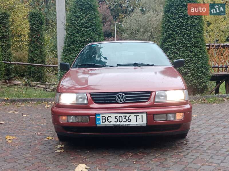 Седан Volkswagen Passat 1995 в Дрогобыче
