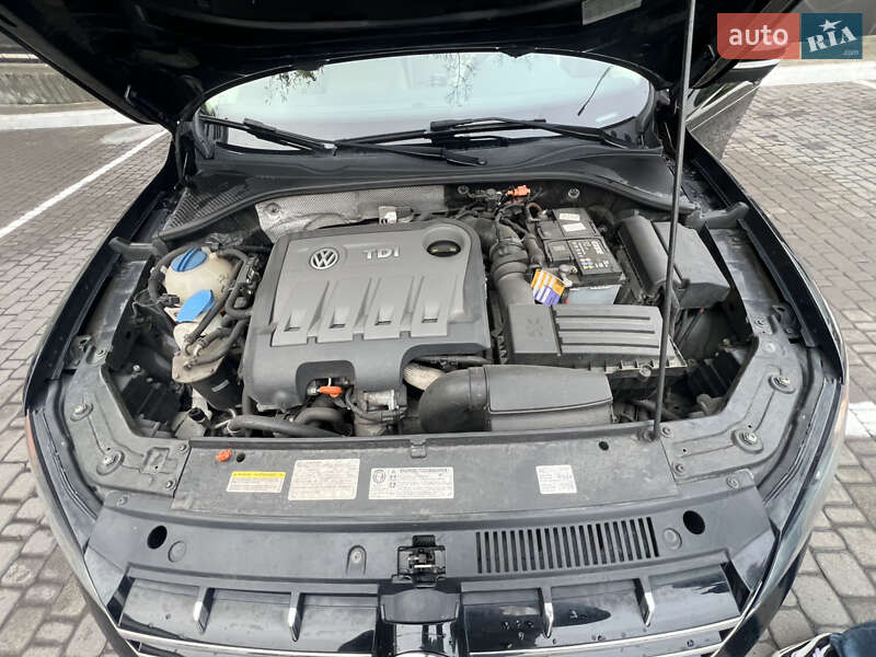Седан Volkswagen Passat 2012 в Киеве