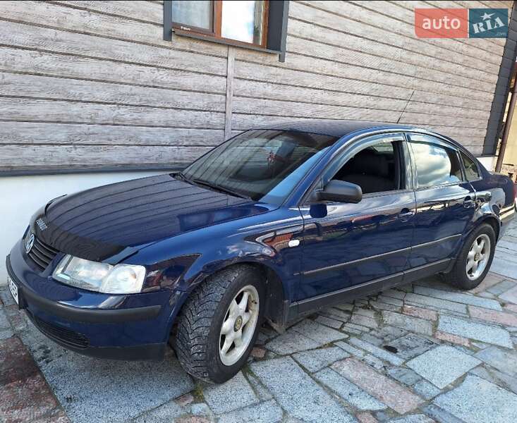 Седан Volkswagen Passat 2000 в Емильчине