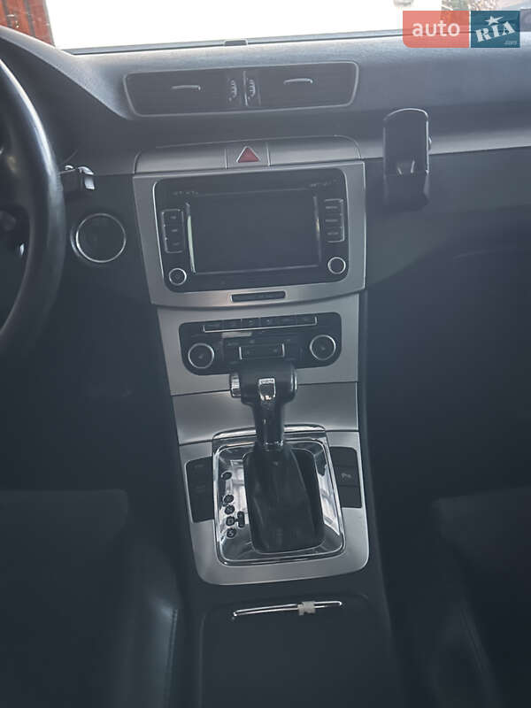 Седан Volkswagen Passat 2005 в Берегово