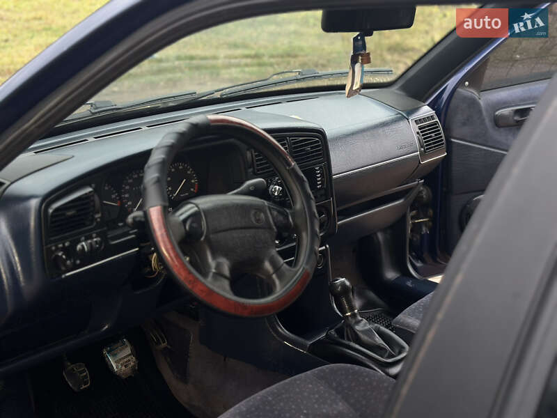 Универсал Volkswagen Passat 1994 в Стрые
