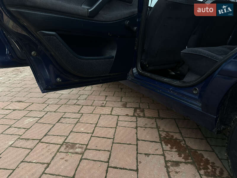 Универсал Volkswagen Passat 1994 в Стрые