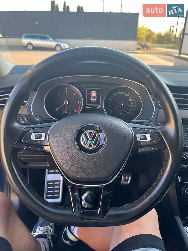 Седан Volkswagen Passat 2016 в Луцке фото 10 Седан Volkswagen Passat 2016 в Луцке