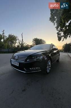 Универсал Volkswagen Passat 2012 в Ивано-Франковске