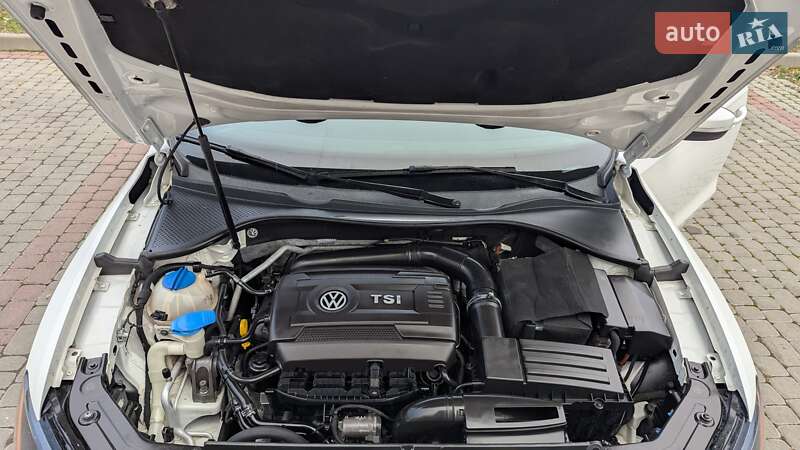 Седан Volkswagen Passat 2015 в Ивано-Франковске