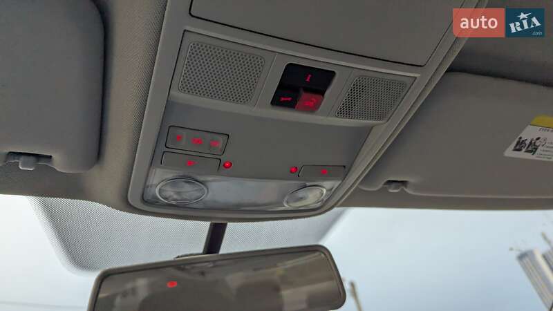 Седан Volkswagen Passat 2015 в Ивано-Франковске