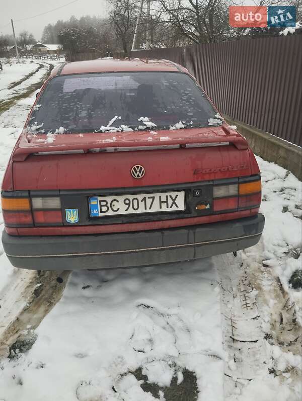Седан Volkswagen Passat 1991 в Бродах