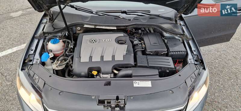 Универсал Volkswagen Passat 2014 в Черновцах