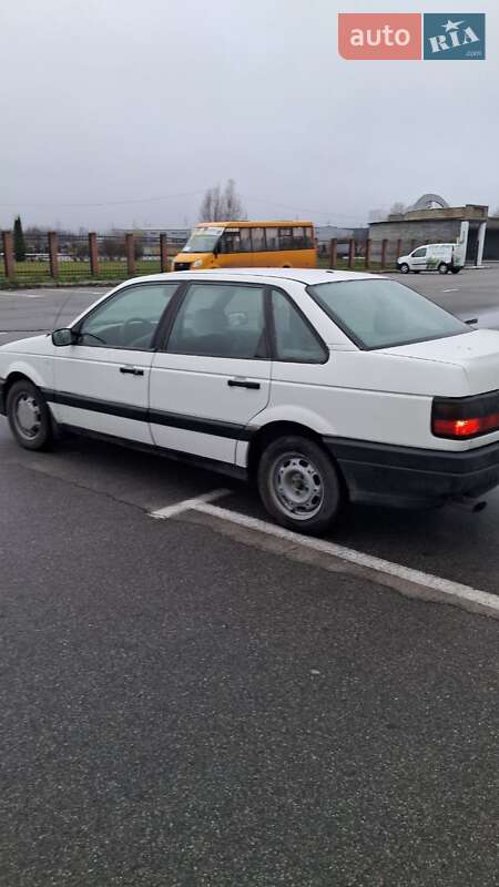 Седан Volkswagen Passat 1991 в Броварах
