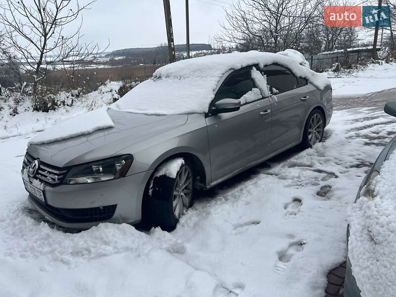 Седан Volkswagen Passat 2012 в Львові