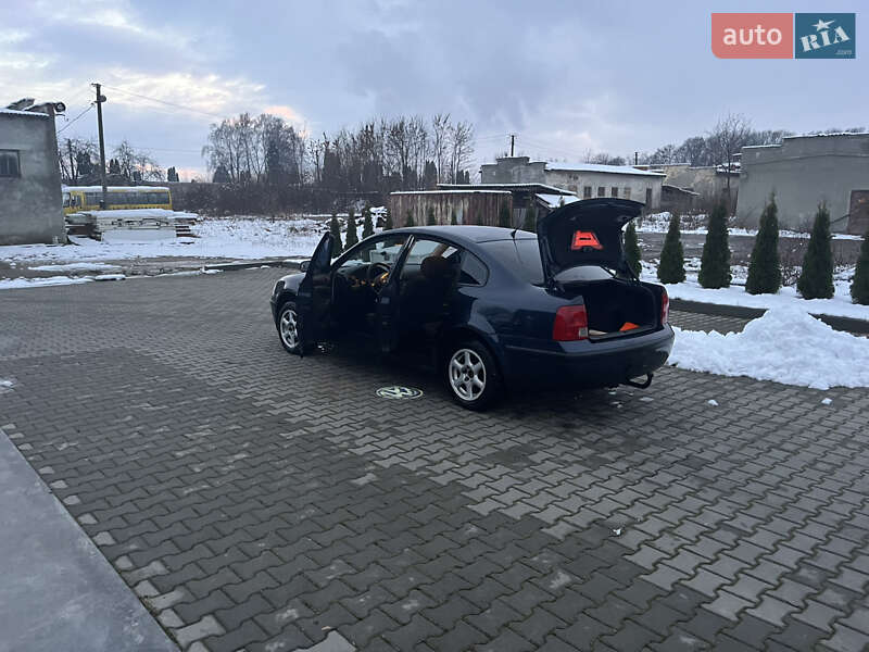 Седан Volkswagen Passat 1997 в Ходорове