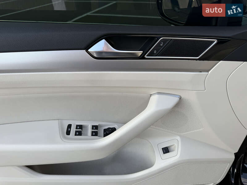 Універсал Volkswagen Passat 2018 в Вінниці