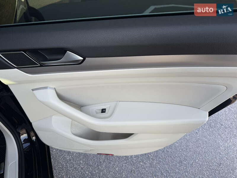 Універсал Volkswagen Passat 2018 в Вінниці