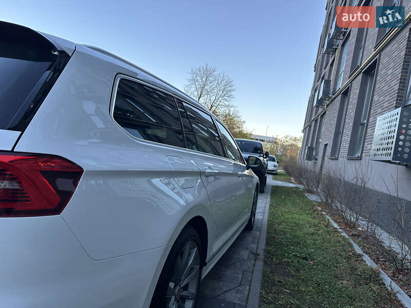Универсал Volkswagen Passat 2017 в Львове