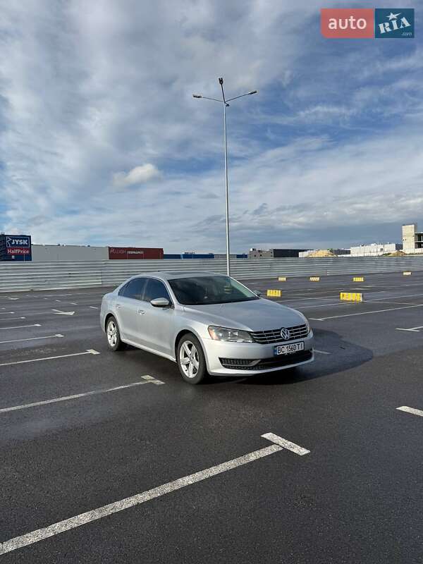 Седан Volkswagen Passat 2012 в Львове