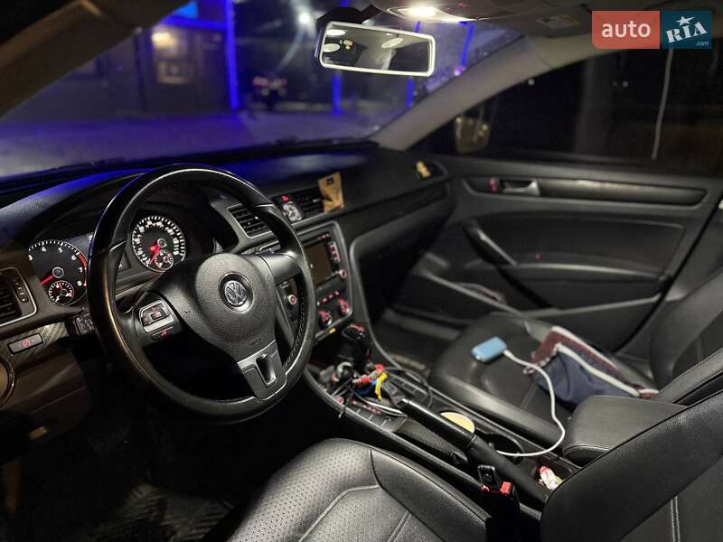 Седан Volkswagen Passat 2015 в Днепре