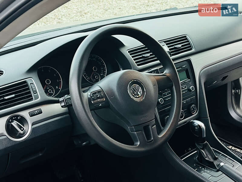 Седан Volkswagen Passat 2012 в Харькове