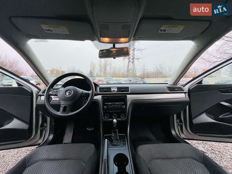 Седан Volkswagen Passat 2012 в Харькове