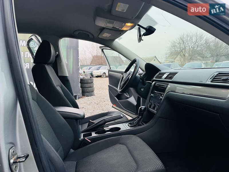 Седан Volkswagen Passat 2012 в Харькове