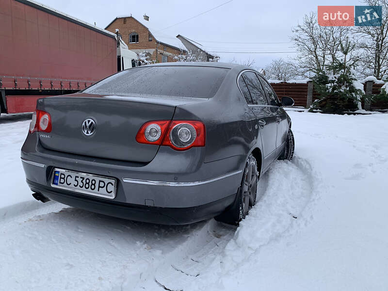 Седан Volkswagen Passat 2008 в Самборе